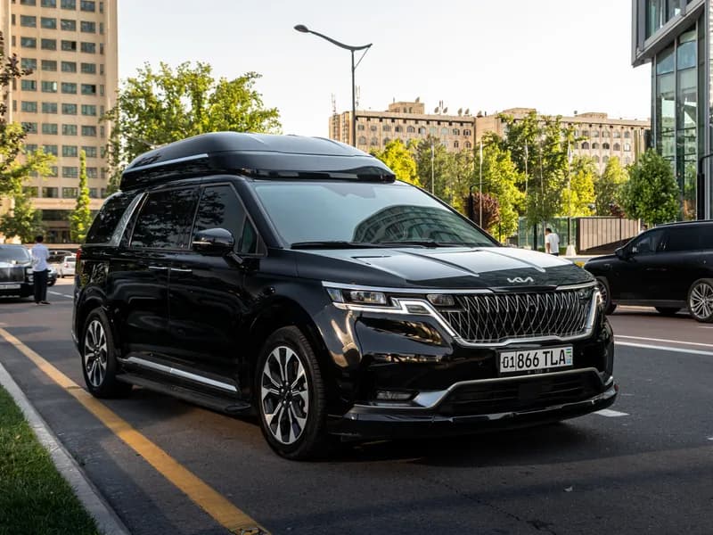KIA  CARNIVAL HI LIMOUSINE